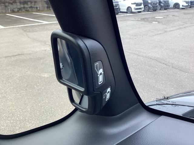 Ｎ－ＢＯＸカスタム Ｇ・Ｌターボホンダセンシング　メモリーナビ／ＬＥＤライト　Ｂソナー　ベンチ　横滑り防止システム　整備点検記録簿　地デジフルセグ　ＴＶナビ　Ｗエアバック　サイドエアバック　ターボ車　ＵＳＢ　セキュリティアラーム　ＥＴＣ付　ＤＶＤ（45枚目）