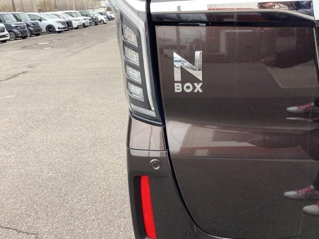 Ｎ－ＢＯＸカスタム Ｇ・Ｌターボホンダセンシング　メモリーナビ／ＬＥＤライト　Ｂソナー　ベンチ　横滑り防止システム　整備点検記録簿　地デジフルセグ　ＴＶナビ　Ｗエアバック　サイドエアバック　ターボ車　ＵＳＢ　セキュリティアラーム　ＥＴＣ付　ＤＶＤ（51枚目）
