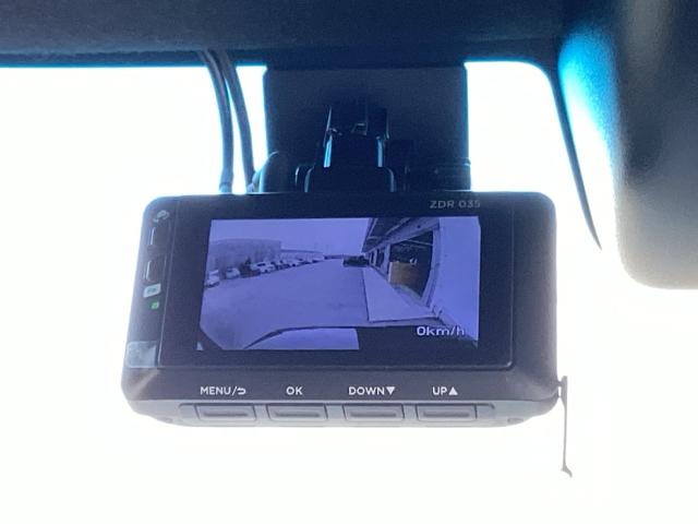 Ｎ－ＢＯＸカスタム Ｌターボ　メモリ－ナビ／ＬＥＤヘッドライト　両側電動Ｄ　セキュリティアラーム　フルオートエアコン　Ｓヒーター　ＬＥＤランプ　地デジフルセグ　Ｂカメ　アクティブクルーズコントロール　サイドカーテンエアバック（13枚目）