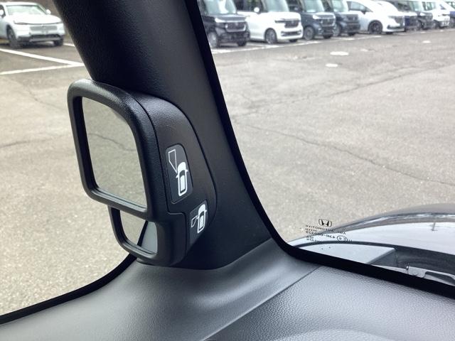 Ｎ－ＢＯＸカスタム Ｌターボ　メモリ－ナビ／ＬＥＤヘッドライト　両側電動Ｄ　セキュリティアラーム　フルオートエアコン　Ｓヒーター　ＬＥＤランプ　地デジフルセグ　Ｂカメ　アクティブクルーズコントロール　サイドカーテンエアバック（48枚目）