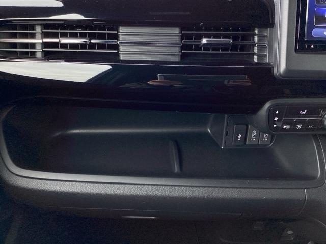 Ｎ－ＢＯＸカスタム Ｌターボ　メモリ－ナビ／ＬＥＤヘッドライト　両側電動Ｄ　セキュリティアラーム　フルオートエアコン　Ｓヒーター　ＬＥＤランプ　地デジフルセグ　Ｂカメ　アクティブクルーズコントロール　サイドカーテンエアバック（49枚目）