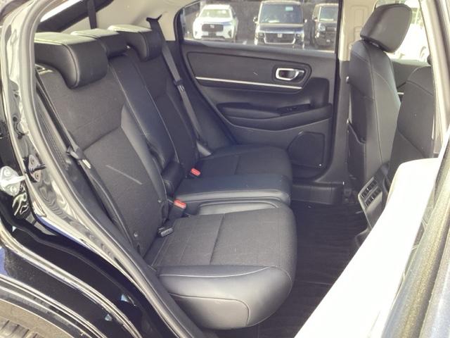 ヴェゼル ｅ：ＨＥＶＺ　ＢＳＩ・後退出庫サポートレス　Ｓヒータ　地デジフルセグＴＶ　定期点検記録簿　サイドエアバッグ　後カメラ　前後障害物センサー　横滑防止装置　エアコン　ＬＥＤヘットライト　パワステ　ＵＳＢ接続　ナビＴＶ（18枚目）