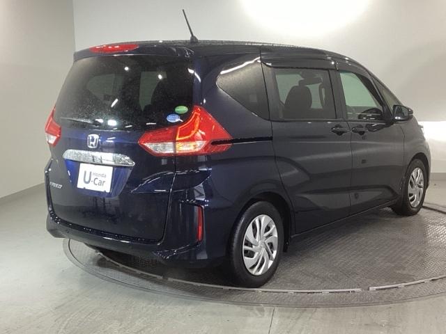 フリード Ｇ・ホンダセンシング　純正ナビ　フルセグ　６人乗り　Ｗ電動ドア　キーフリ　スマートキーシステム　イモビ　ＵＳＢポート　カラーバックモニター　横滑防止装置　ＬＥＤランプ　エアコン　クルコン　パワーウィンドウ　ＳＲＳ　ＡＢＳ（8枚目）