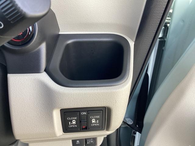 Ｎ－ＢＯＸ ファッションスタイル　ＨｏｎｄａＣＯＮＮＥＣＴｆｏｒＧａｔｈｅｒｓ＋ナビ装着用スペシャルパッケージ　ワンオーナー車　ＵＳＢ接続　フルオートエアコン　Ｂカメラ　ＥＴＣ車載器　ＬＥＤライト　カーテンエアバック　キーフリー（31枚目）