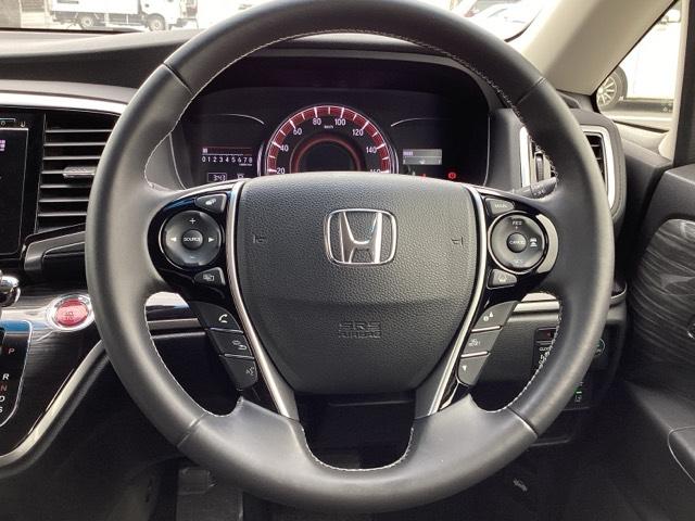 �g���������Z���V���O���ڃ~���g���[�_�[�ƒP��J�����ŁA�N���}�̑O���̏󋵂�F���B�u���[�L��X�e�A�����O�̐���Z�p�Ƌ������A���S�E���K�ȉ^�]�⎖�̉�����x�������̃V�X�e���ł�