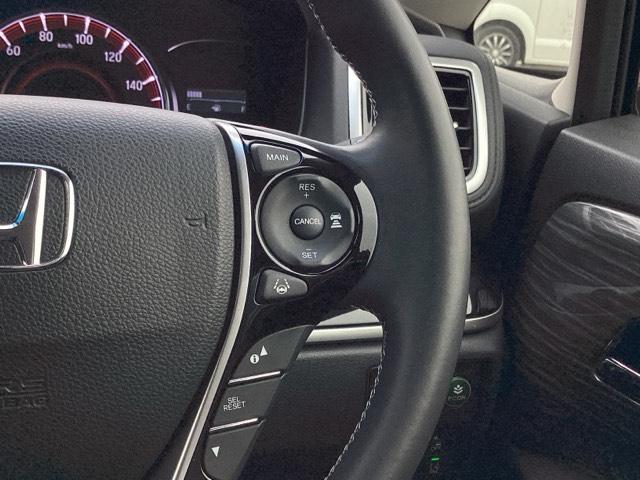 �z���_�Z���V���O�̑��암�́A�X�e�A�����O�̉E���ɔz�u����Ă��܂�