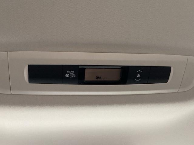 �㕔���ȂŁA�G�A�R���̑��삪�ł��܂��B�����Ƃ��A�����Ƃ��ɕ��ʒ������ł��܂��B