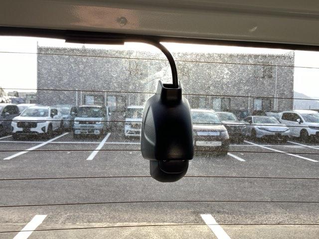 フリード G・ホンダセンシング ETC/純正ナビ/バックモニター/ホンダセンシング W電動ドア キーフリ スマートキーシステム イモビ USBポート カラーバックモニター 横滑防止装置 LEDランプ 整備点検記録簿 エアコン SRS(43枚目)