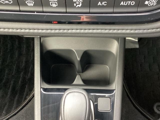 WR-V Z+ブラックスタイル HondaCONNECTforGathers+ナビ装着用スペシャルパッケージ/BLACKSTYLE専用装備 キーフリー サイドエアバック フルセグテレビ 横滑り防止機能 バックカメラ USB ABS(24枚目)