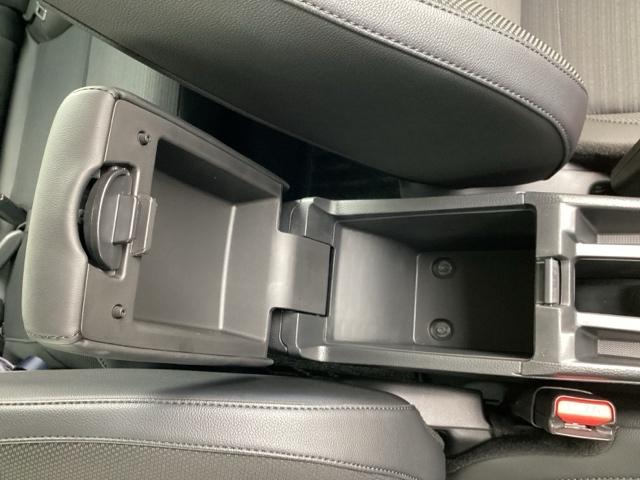 WR-V Z+ブラックスタイル HondaCONNECTforGathers+ナビ装着用スペシャルパッケージ/BLACKSTYLE専用装備 キーフリー サイドエアバック フルセグテレビ 横滑り防止機能 バックカメラ USB ABS(25枚目)