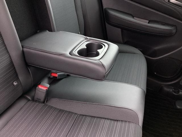 WR-V Z+ブラックスタイル HondaCONNECTforGathers+ナビ装着用スペシャルパッケージ/BLACKSTYLE専用装備 キーフリー サイドエアバック フルセグテレビ 横滑り防止機能 バックカメラ USB ABS(36枚目)