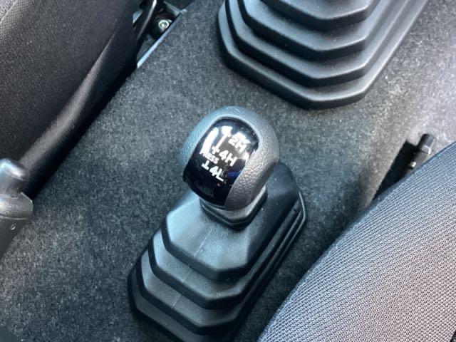 ジムニー XL 4WD/5MT/メモリーナビ DVD視聴可 ターボー ナビTV 横滑防止装置 シ-トヒ-タ- パートタイム4WD 助手席エアバッグ SRS フルオートエアコン PS ABS アイストップ スマ-トキ-(14枚目)