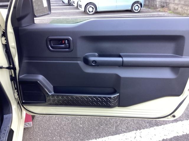 ジムニー XL 4WD/5MT/メモリーナビ DVD視聴可 ターボー ナビTV 横滑防止装置 シ-トヒ-タ- パートタイム4WD 助手席エアバッグ SRS フルオートエアコン PS ABS アイストップ スマ-トキ-(28枚目)