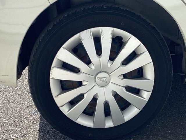 �X�`�[���z�C�[���ɂ́A�z�C�[���g�����i�z�C�[���J�o�[�j���t���Ă��܂��B