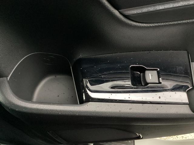 ヴェゼル ｅ：ＨＥＶＺ　ＥＴＣ／純正ナビ／バックモニター／ホンダセンシング　スマートキー＆プッシュスタート　サイドＳＲＳ　イモビ　地デジ　Ｂカメ　キーレスエントリー　Ｃソナー　ＵＳＢポート　ＰＳ　ＬＥＤライト　シートヒータ（38枚目）