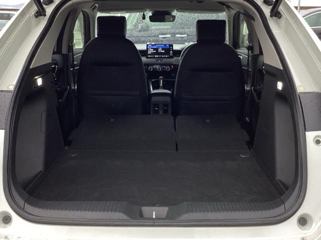 ヴェゼル ｅ：ＨＥＶＺ　ＥＴＣ／純正ナビ／バックモニター／ホンダセンシング　スマートキー＆プッシュスタート　サイドＳＲＳ　イモビ　地デジ　Ｂカメ　キーレスエントリー　Ｃソナー　ＵＳＢポート　ＰＳ　ＬＥＤライト　シートヒータ（43枚目）