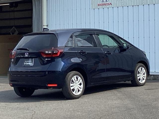 フィット ｅ：ＨＥＶホーム　ＥＴＣ／ディスプレイオーディオ／バックモニター／ホンダセンシング　ワンセグ　前後ソナー　バックビューモニター　Ｗエアバッグ　Ｉ－ＳＴＯＰ　ＬＥＤヘットライト　クルーズコントロール　スマキー　エアバッグ（8枚目）