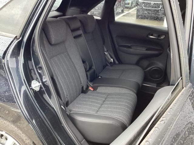 フィット ｅ：ＨＥＶホーム　ＥＴＣ／ディスプレイオーディオ／バックモニター／ホンダセンシング　ワンセグ　前後ソナー　バックビューモニター　Ｗエアバッグ　Ｉ－ＳＴＯＰ　ＬＥＤヘットライト　クルーズコントロール　スマキー　エアバッグ（17枚目）