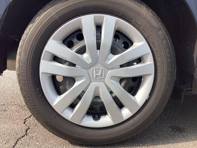 フィット ｅ：ＨＥＶホーム　ＥＴＣ／ディスプレイオーディオ／バックモニター／ホンダセンシング　ワンセグ　前後ソナー　バックビューモニター　Ｗエアバッグ　Ｉ－ＳＴＯＰ　ＬＥＤヘットライト　クルーズコントロール　スマキー　エアバッグ（20枚目）