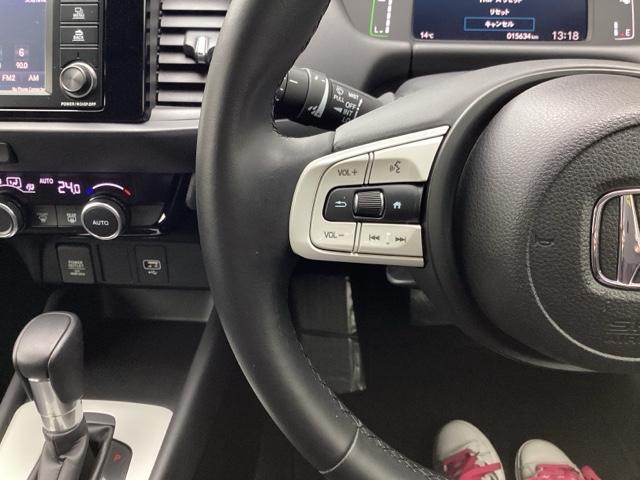 フィット ｅ：ＨＥＶホーム　ＥＴＣ／ディスプレイオーディオ／バックモニター／ホンダセンシング　ワンセグ　前後ソナー　バックビューモニター　Ｗエアバッグ　Ｉ－ＳＴＯＰ　ＬＥＤヘットライト　クルーズコントロール　スマキー　エアバッグ（25枚目）