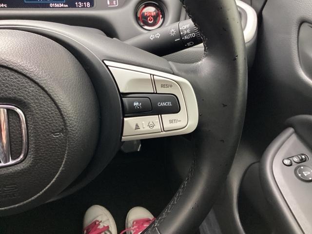 フィット ｅ：ＨＥＶホーム　ＥＴＣ／ディスプレイオーディオ／バックモニター／ホンダセンシング　ワンセグ　前後ソナー　バックビューモニター　Ｗエアバッグ　Ｉ－ＳＴＯＰ　ＬＥＤヘットライト　クルーズコントロール　スマキー　エアバッグ（26枚目）