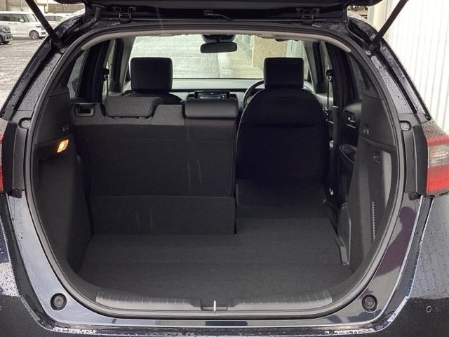 フィット ｅ：ＨＥＶホーム　ＥＴＣ／ディスプレイオーディオ／バックモニター／ホンダセンシング　ワンセグ　前後ソナー　バックビューモニター　Ｗエアバッグ　Ｉ－ＳＴＯＰ　ＬＥＤヘットライト　クルーズコントロール　スマキー　エアバッグ（37枚目）