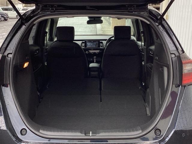 フィット ｅ：ＨＥＶホーム　ＥＴＣ／ディスプレイオーディオ／バックモニター／ホンダセンシング　ワンセグ　前後ソナー　バックビューモニター　Ｗエアバッグ　Ｉ－ＳＴＯＰ　ＬＥＤヘットライト　クルーズコントロール　スマキー　エアバッグ（38枚目）