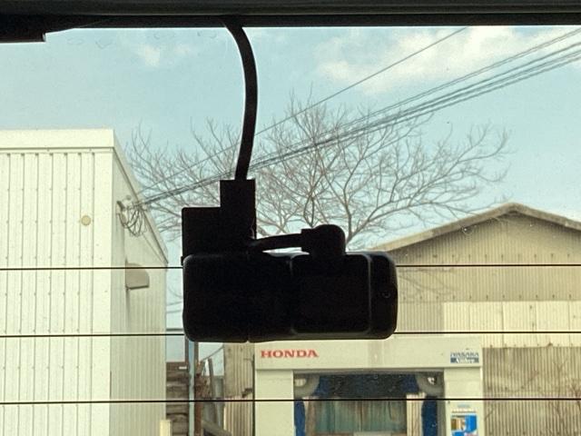 N-BOXカスタム ベースグレード 運転席&助手席シートヒーター/メモリーナビ/LEDヘッドライト 1オーナー USB フルセグテレビ ISTOP LEDライト Bカメラ オートエアコン ベンチS 前席シートヒーター Sキー ETC(14枚目)