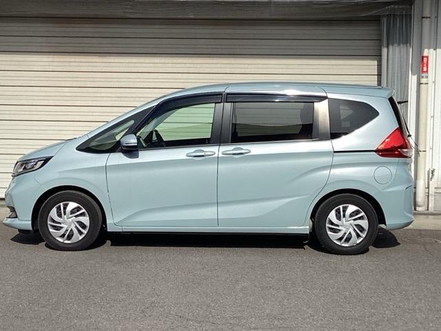 フリード Ｇ　ＬＥＤヘッドライト＋ＬＥＤアクティブコーナリングライト　ＥＣＯＮ　横滑り防止システム　Ｒカメ　パワーウィンド　盗難防止システム　地デジＴＶ　カーテンエアバッグ　キーフリ　パワーステアリング　クルコン（10枚目）