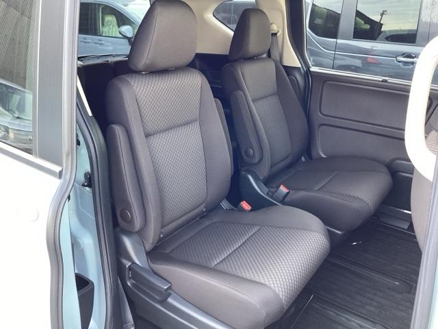 フリード Ｇ　ＬＥＤヘッドライト＋ＬＥＤアクティブコーナリングライト　ＥＣＯＮ　横滑り防止システム　Ｒカメ　パワーウィンド　盗難防止システム　地デジＴＶ　カーテンエアバッグ　キーフリ　パワーステアリング　クルコン（17枚目）