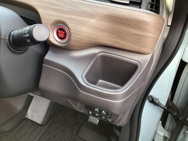 フリード Ｇ　ＬＥＤヘッドライト＋ＬＥＤアクティブコーナリングライト　ＥＣＯＮ　横滑り防止システム　Ｒカメ　パワーウィンド　盗難防止システム　地デジＴＶ　カーテンエアバッグ　キーフリ　パワーステアリング　クルコン（39枚目）