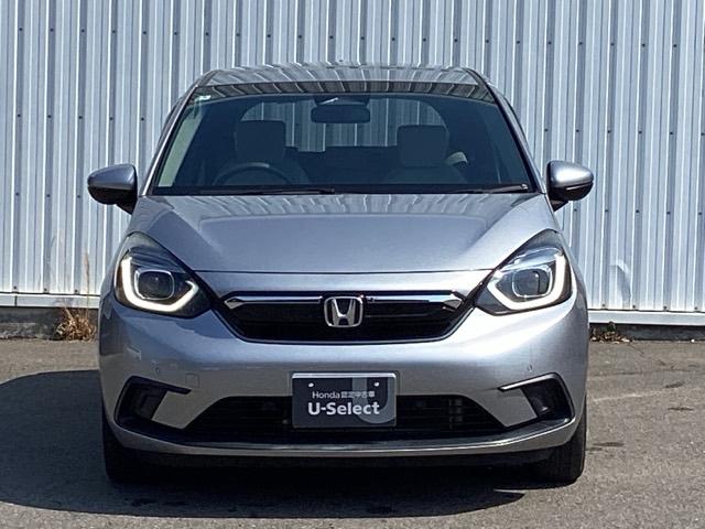 フィット ホーム　メモリーナビ／ＬＥＤヘッドライト　ＵＳＢポート　前後障害物センサー　Ｗエアバック　ｉストップ　ＬＥＤヘットライト　スマ－トキ－　横滑り防止機能　記録簿　ＥＴＣ車載器　盗難防止装置　エアバッグ　ＡＢＳ（6枚目）