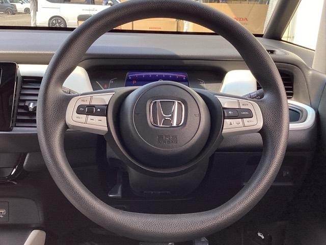 フィット ホーム　メモリーナビ／ＬＥＤヘッドライト　ＵＳＢポート　前後障害物センサー　Ｗエアバック　ｉストップ　ＬＥＤヘットライト　スマ－トキ－　横滑り防止機能　記録簿　ＥＴＣ車載器　盗難防止装置　エアバッグ　ＡＢＳ（15枚目）