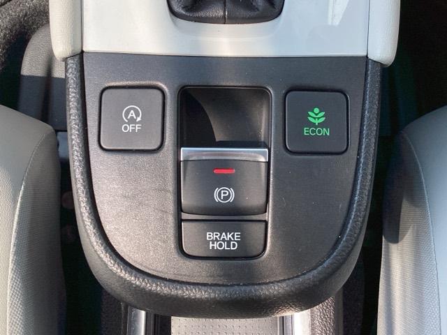 フィット ホーム　メモリーナビ／ＬＥＤヘッドライト　ＵＳＢポート　前後障害物センサー　Ｗエアバック　ｉストップ　ＬＥＤヘットライト　スマ－トキ－　横滑り防止機能　記録簿　ＥＴＣ車載器　盗難防止装置　エアバッグ　ＡＢＳ（23枚目）