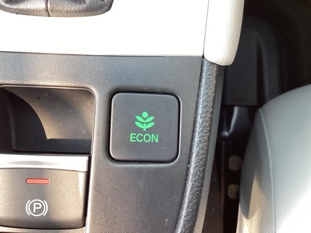 フィット ホーム　メモリーナビ／ＬＥＤヘッドライト　ＵＳＢポート　前後障害物センサー　Ｗエアバック　ｉストップ　ＬＥＤヘットライト　スマ－トキ－　横滑り防止機能　記録簿　ＥＴＣ車載器　盗難防止装置　エアバッグ　ＡＢＳ（24枚目）