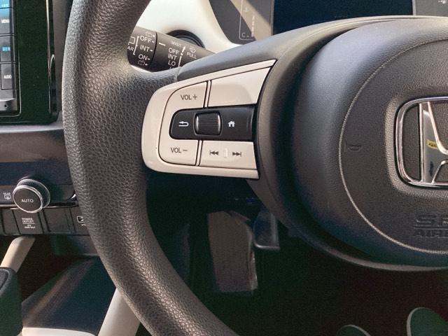 フィット ホーム　メモリーナビ／ＬＥＤヘッドライト　ＵＳＢポート　前後障害物センサー　Ｗエアバック　ｉストップ　ＬＥＤヘットライト　スマ－トキ－　横滑り防止機能　記録簿　ＥＴＣ車載器　盗難防止装置　エアバッグ　ＡＢＳ（26枚目）