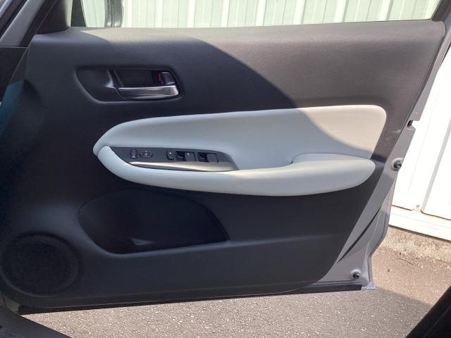 フィット ホーム　メモリーナビ／ＬＥＤヘッドライト　ＵＳＢポート　前後障害物センサー　Ｗエアバック　ｉストップ　ＬＥＤヘットライト　スマ－トキ－　横滑り防止機能　記録簿　ＥＴＣ車載器　盗難防止装置　エアバッグ　ＡＢＳ（34枚目）