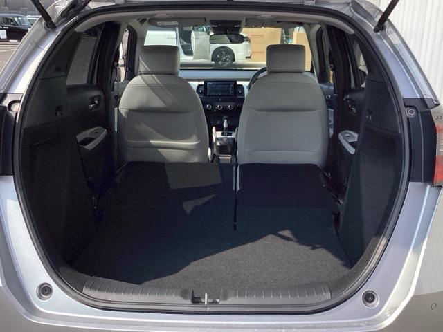 フィット ホーム　メモリーナビ／ＬＥＤヘッドライト　ＵＳＢポート　前後障害物センサー　Ｗエアバック　ｉストップ　ＬＥＤヘットライト　スマ－トキ－　横滑り防止機能　記録簿　ＥＴＣ車載器　盗難防止装置　エアバッグ　ＡＢＳ（37枚目）