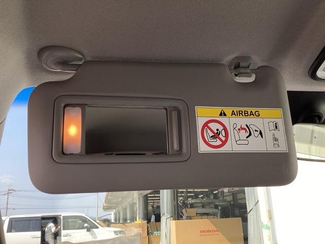 フィット ホーム　メモリーナビ／ＬＥＤヘッドライト　ＵＳＢポート　前後障害物センサー　Ｗエアバック　ｉストップ　ＬＥＤヘットライト　スマ－トキ－　横滑り防止機能　記録簿　ＥＴＣ車載器　盗難防止装置　エアバッグ　ＡＢＳ（41枚目）