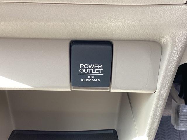 �y�A�N�Z�T���[�\�P�b�g�i�d���\�P�b�g�j�z�d������P�[�u�����Ȃ��΁A�X�}�[�g�t�H���Ȃǂ̓d�q�@��̏[�d�Ȃǂ��s�����Ƃ��ł��܂��B�Q�[���@���A�J�����̏[�d�ɂ��֗��ł��ˁB