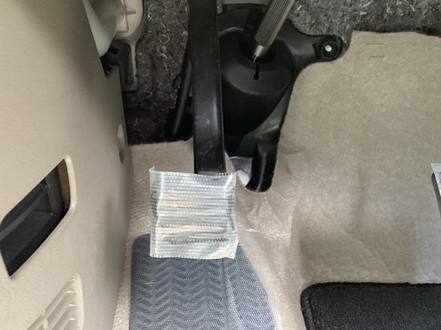 �p�[�L���O�u���[�L�̓t�b�g���Ȃ̂ŉ^�]�ȂƏ���Ȃ̊Ԃ͂�������A�ړ����y�X�ł��B�����Ǝ肪�͂��ʒu�ɂ`�s�Z���N�g���o�[��G�A�R���X�C�b�`�Ȃǂ����葀�쐫�ɗD��Ă��܂�