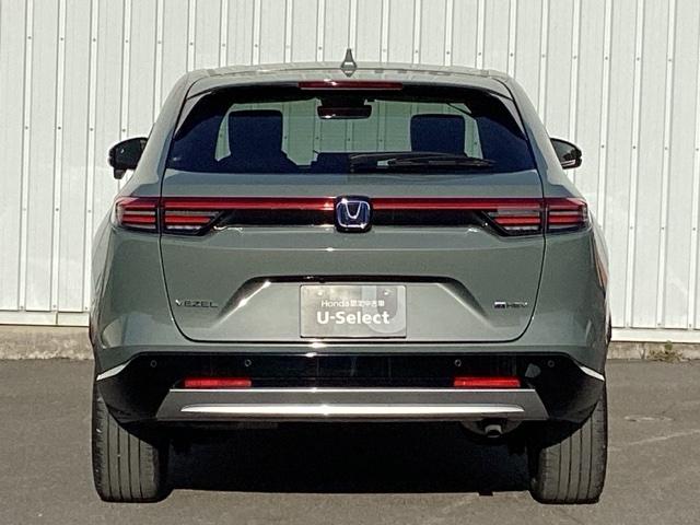 ヴェゼル ｅ：ＨＥＶＺ　ＥＴＣ／ディスプレイオーディオ／バックモニター／ホンダセンシング　スマートキー＆プッシュスタート　サイドＳＲＳ　オートテールゲート　イモビ　Ｂカメ　キーレスエントリー　Ｃソナー　ＵＳＢポート　ＰＳ（9枚目）