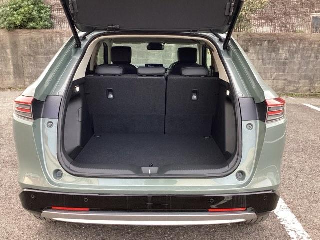 ヴェゼル ｅ：ＨＥＶＺ　ＥＴＣ／ディスプレイオーディオ／バックモニター／ホンダセンシング　スマートキー＆プッシュスタート　サイドＳＲＳ　オートテールゲート　イモビ　Ｂカメ　キーレスエントリー　Ｃソナー　ＵＳＢポート　ＰＳ（18枚目）