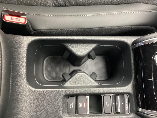 ヴェゼル ｅ：ＨＥＶＺ　ＥＴＣ／ディスプレイオーディオ／バックモニター／ホンダセンシング　スマートキー＆プッシュスタート　サイドＳＲＳ　オートテールゲート　イモビ　Ｂカメ　キーレスエントリー　Ｃソナー　ＵＳＢポート　ＰＳ（24枚目）