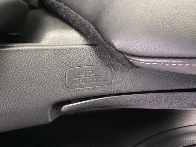 ヴェゼル ｅ：ＨＥＶＺ　ＥＴＣ／ディスプレイオーディオ／バックモニター／ホンダセンシング　スマートキー＆プッシュスタート　サイドＳＲＳ　オートテールゲート　イモビ　Ｂカメ　キーレスエントリー　Ｃソナー　ＵＳＢポート　ＰＳ（32枚目）