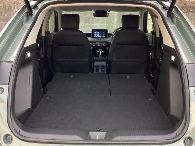 ヴェゼル ｅ：ＨＥＶＺ　ＥＴＣ／ディスプレイオーディオ／バックモニター／ホンダセンシング　スマートキー＆プッシュスタート　サイドＳＲＳ　オートテールゲート　イモビ　Ｂカメ　キーレスエントリー　Ｃソナー　ＵＳＢポート　ＰＳ（38枚目）