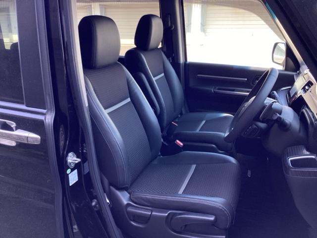 �t�����g�͉^�]�ȂƏ���Ȃ��ʁX�̍L�X�Ƃ����Z�p���[�g�V�[�g�ł��A�^�]�Ȃ́A�����𒲐��ł���n�C�g�A�W���X�^�[�t���ł��B