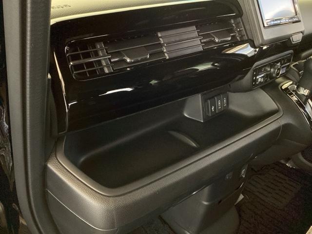 Ｎ－ＢＯＸカスタム Ｌターボ　純正ナビ　フルセグ　リアカメラ　両側自動スライドドア　盗難防止システム　衝突軽減Ｂ　バックガイドモニター　地デジＴＶ　横滑り防止装置　スマートキ－　ＬＥＤヘットライト　車線逸脱　キーレスエントリー（42枚目）