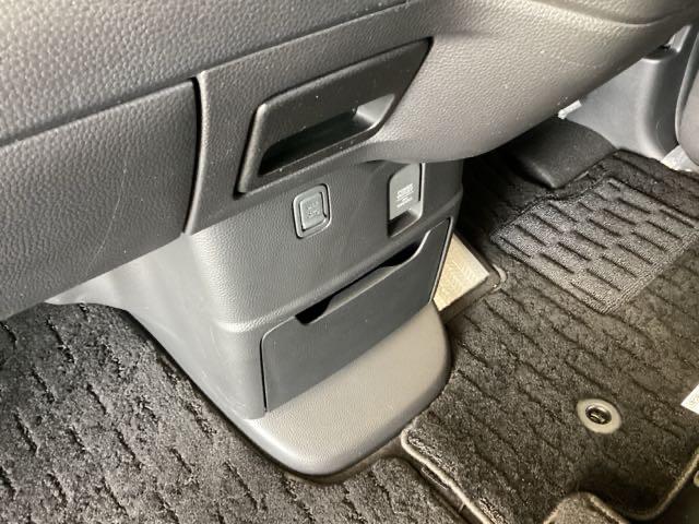 Ｎ－ＢＯＸカスタム Ｌターボ　純正ナビ　フルセグ　リアカメラ　両側自動スライドドア　盗難防止システム　衝突軽減Ｂ　バックガイドモニター　地デジＴＶ　横滑り防止装置　スマートキ－　ＬＥＤヘットライト　車線逸脱　キーレスエントリー（43枚目）