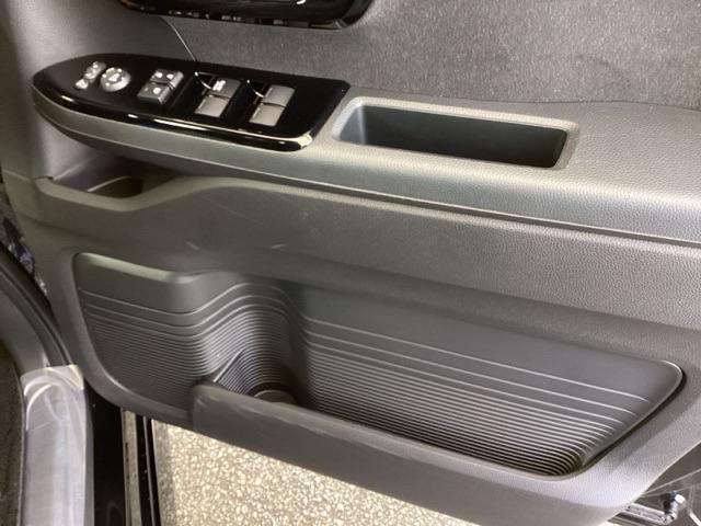 Ｎ－ＢＯＸカスタム Ｌターボ　純正ナビ　フルセグ　リアカメラ　両側自動スライドドア　盗難防止システム　衝突軽減Ｂ　バックガイドモニター　地デジＴＶ　横滑り防止装置　スマートキ－　ＬＥＤヘットライト　車線逸脱　キーレスエントリー（50枚目）